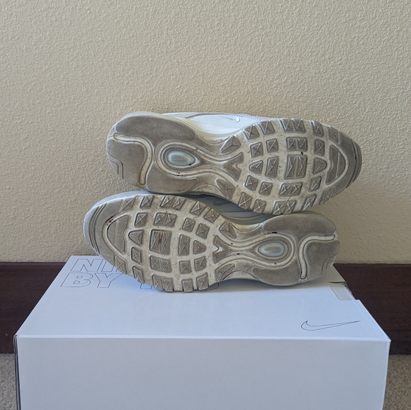 Nike Air Max 97 Barely Green Size 8.5 Women's - Picture 5 of 6